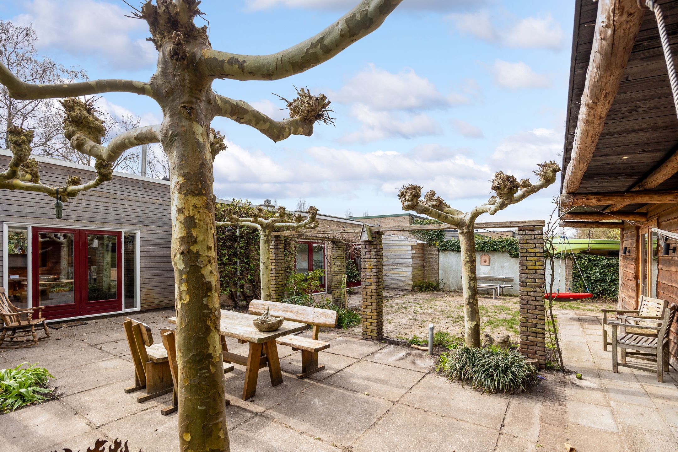 Spacious Bungalow with Guest House Adjacent to Nature Reserve — 46