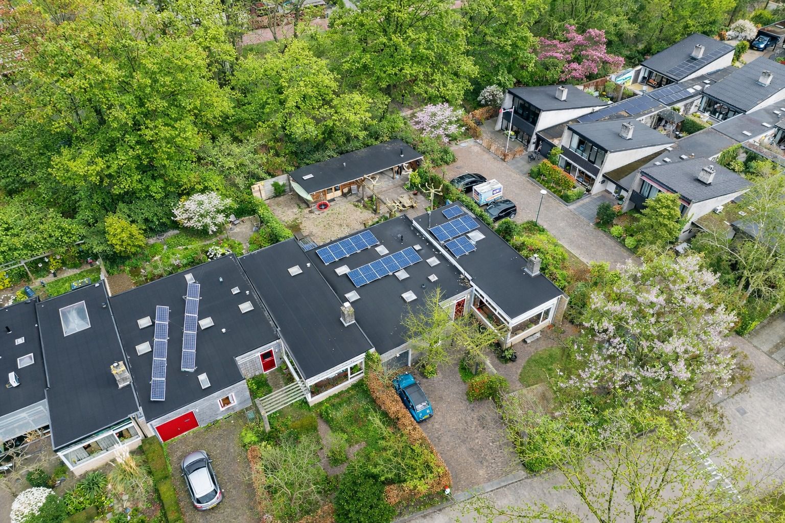 Spacious Bungalow with Guest House Adjacent to Nature Reserve — 52