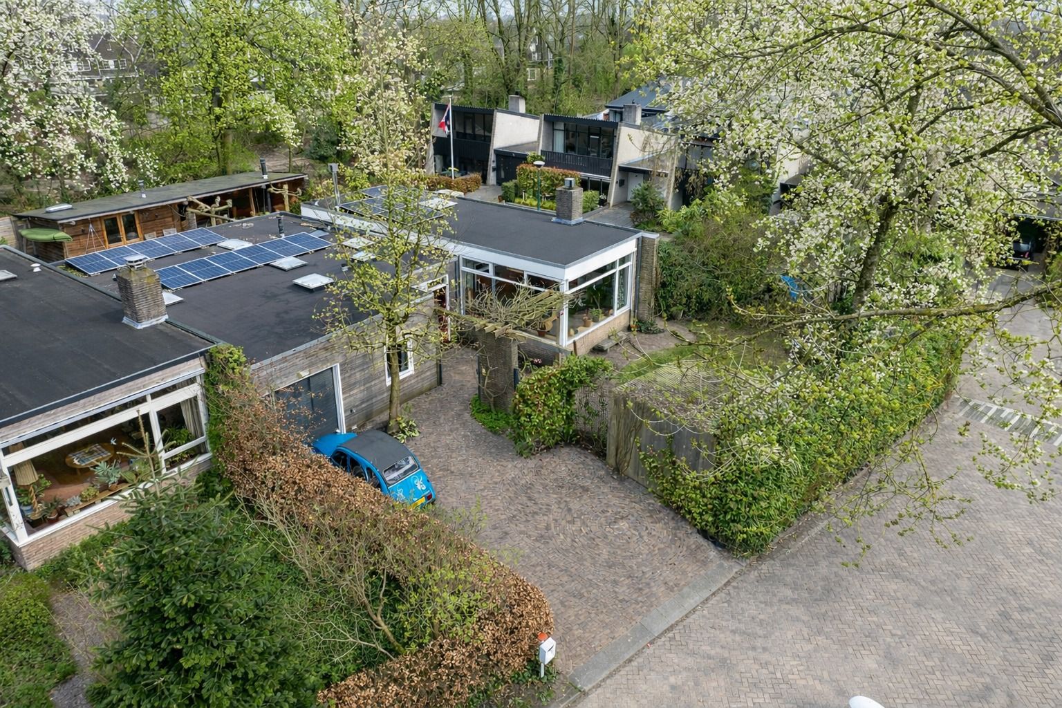 Spacious Bungalow with Guest House Adjacent to Nature Reserve — 55