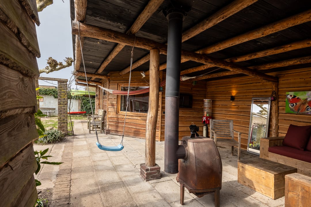 Spacious Bungalow with Guest House Adjacent to Nature Reserve — 37