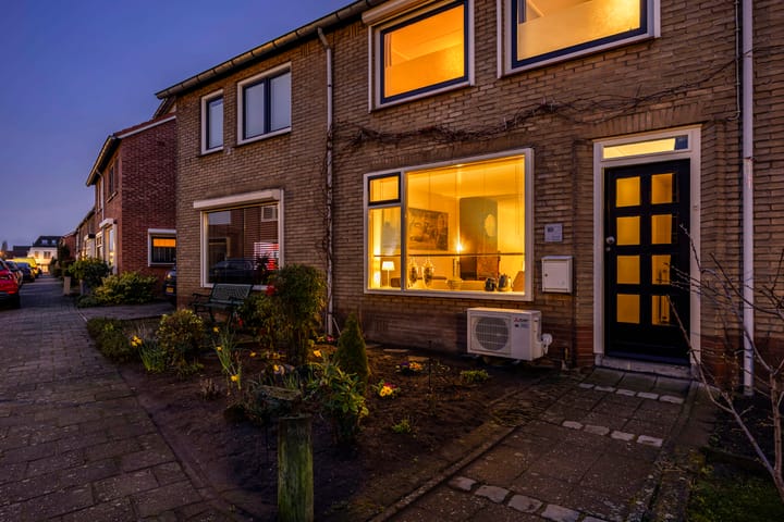 Tussenwoning te koop: Lepelaarstraat 10, Hengelo