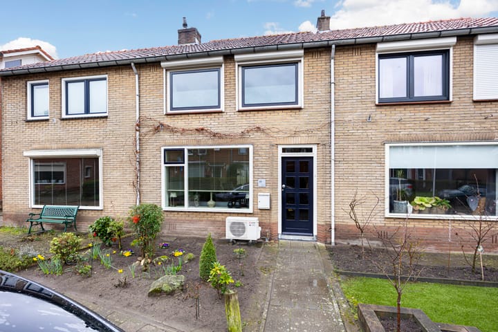 Tussenwoning te koop: Lepelaarstraat 10, Hengelo