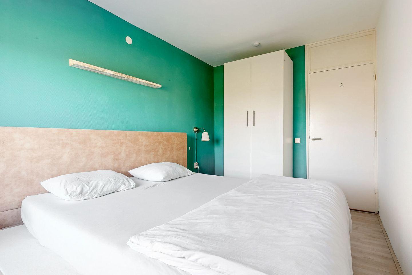 Spacious Apartment with Two Bedrooms and Balconon with Green Views — 19