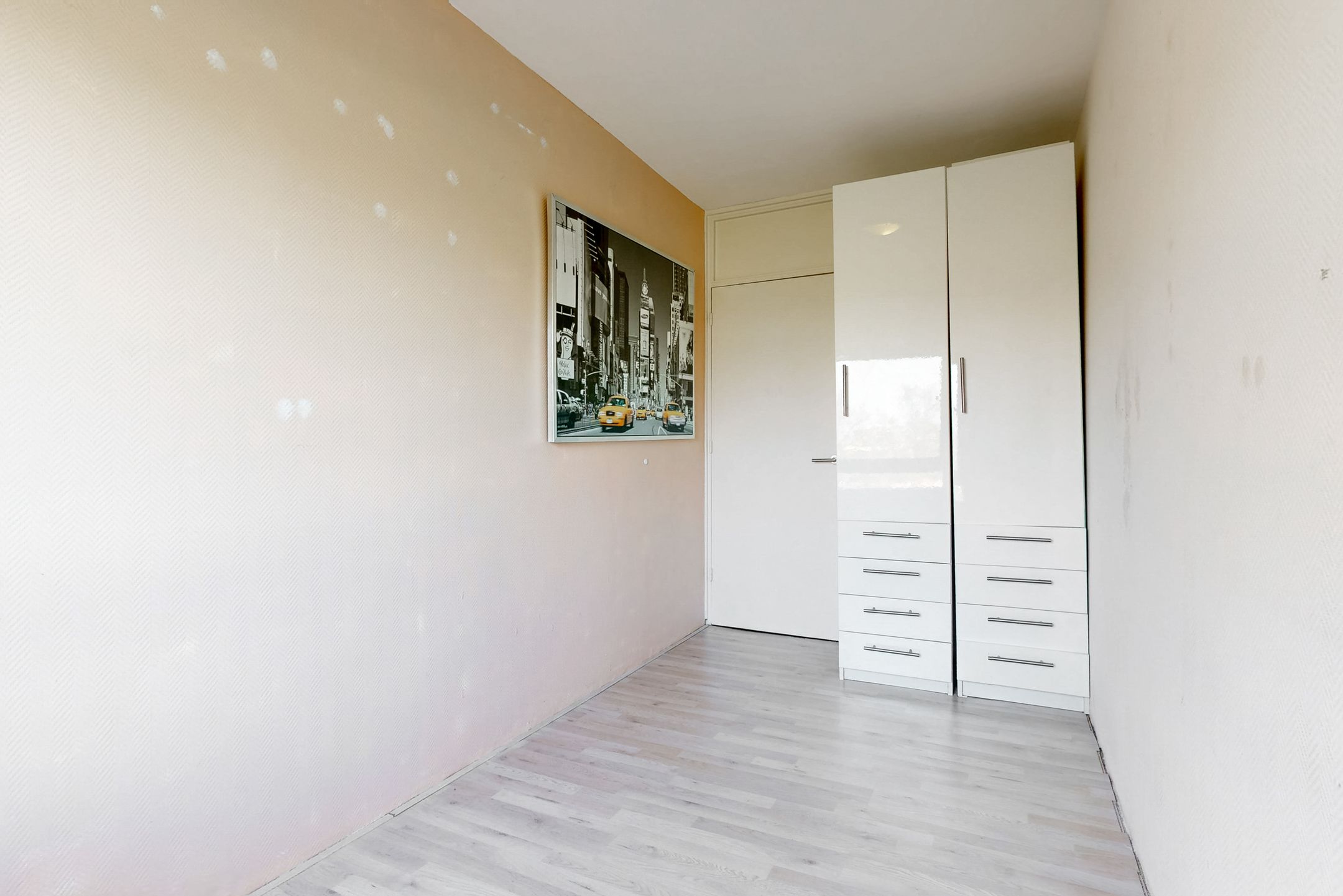 Spacious Apartment with Two Bedrooms and Balconon with Green Views — 21