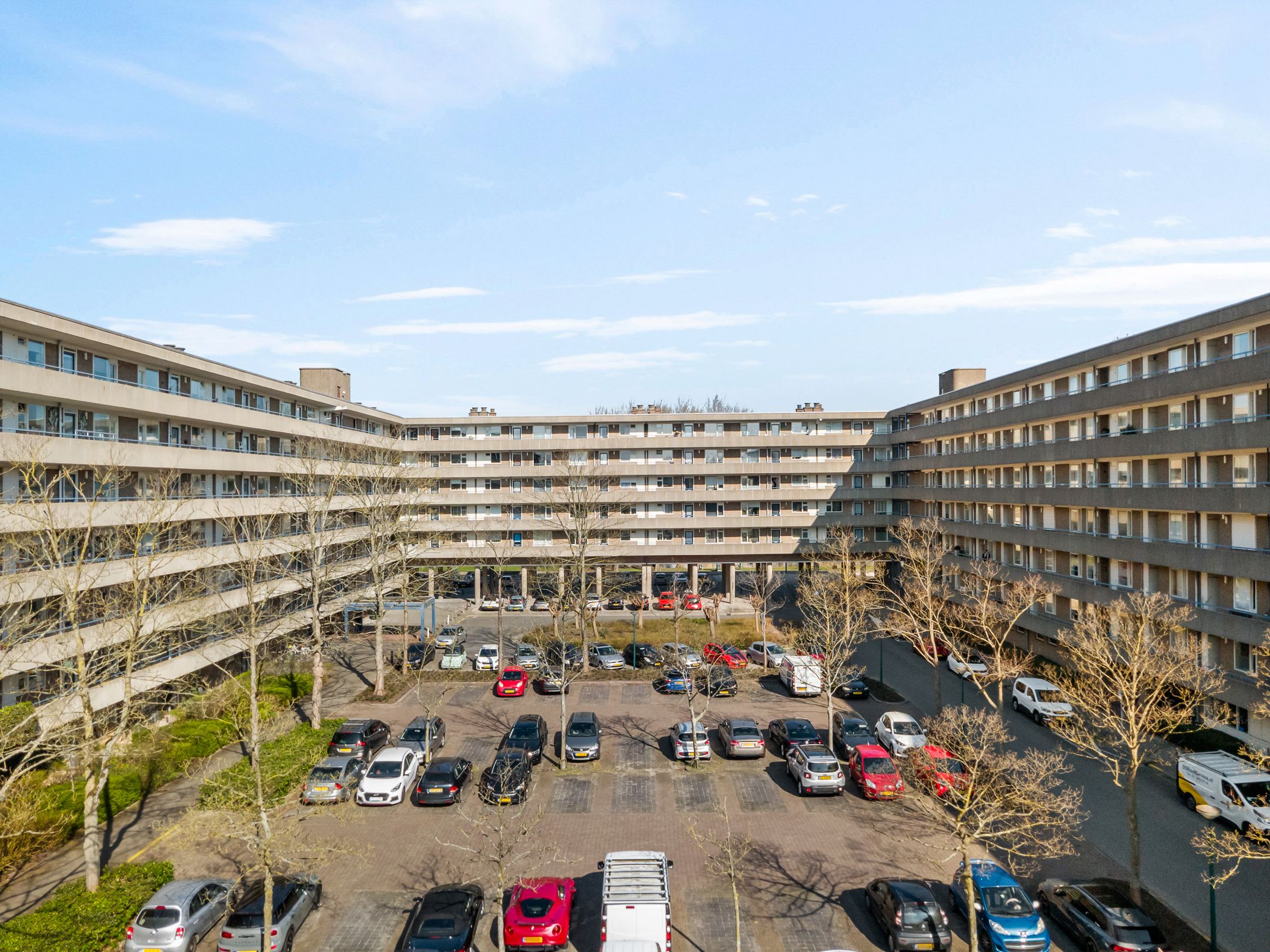Spacious Apartment with Two Bedrooms and Balconon with Green Views — 28