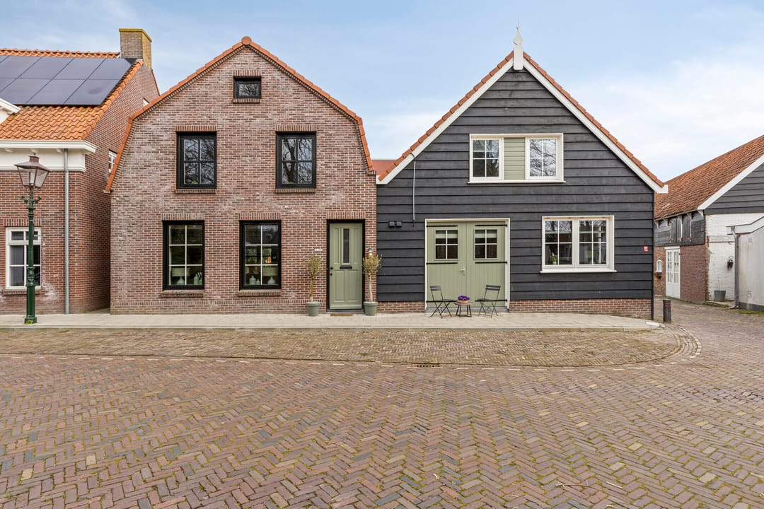 Ruime vrijstaande woning met zelfstandige B&B in het centrum van Nieuwerkerk