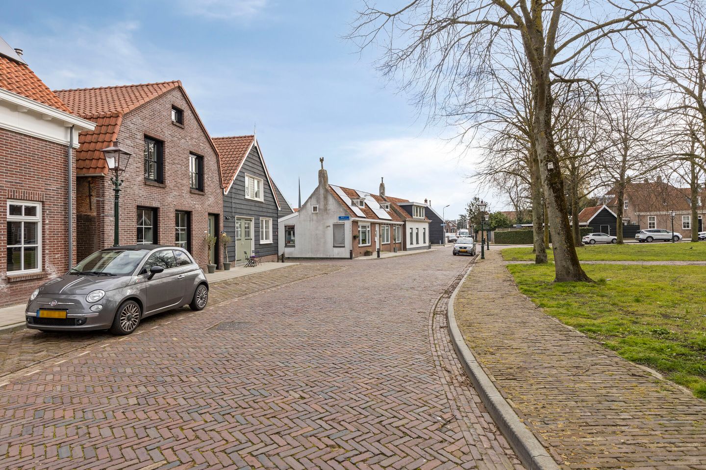 Spacious detached home with independent B&B in Nieuwerkerk center — 64