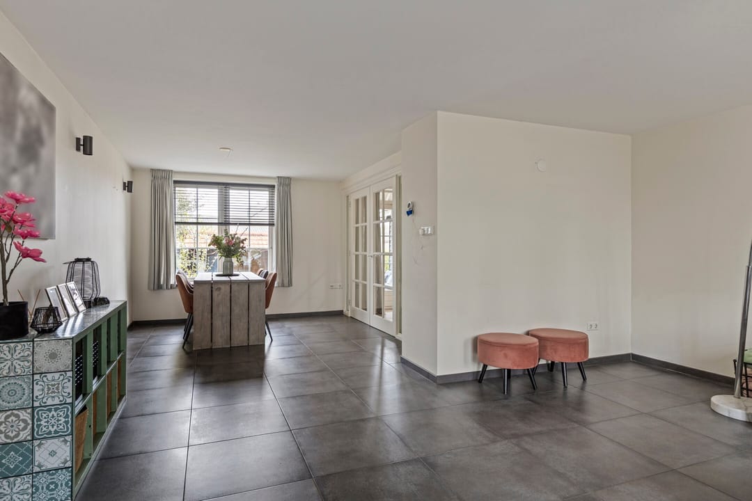 Spacious detached home with independent B&B in Nieuwerkerk center — 13