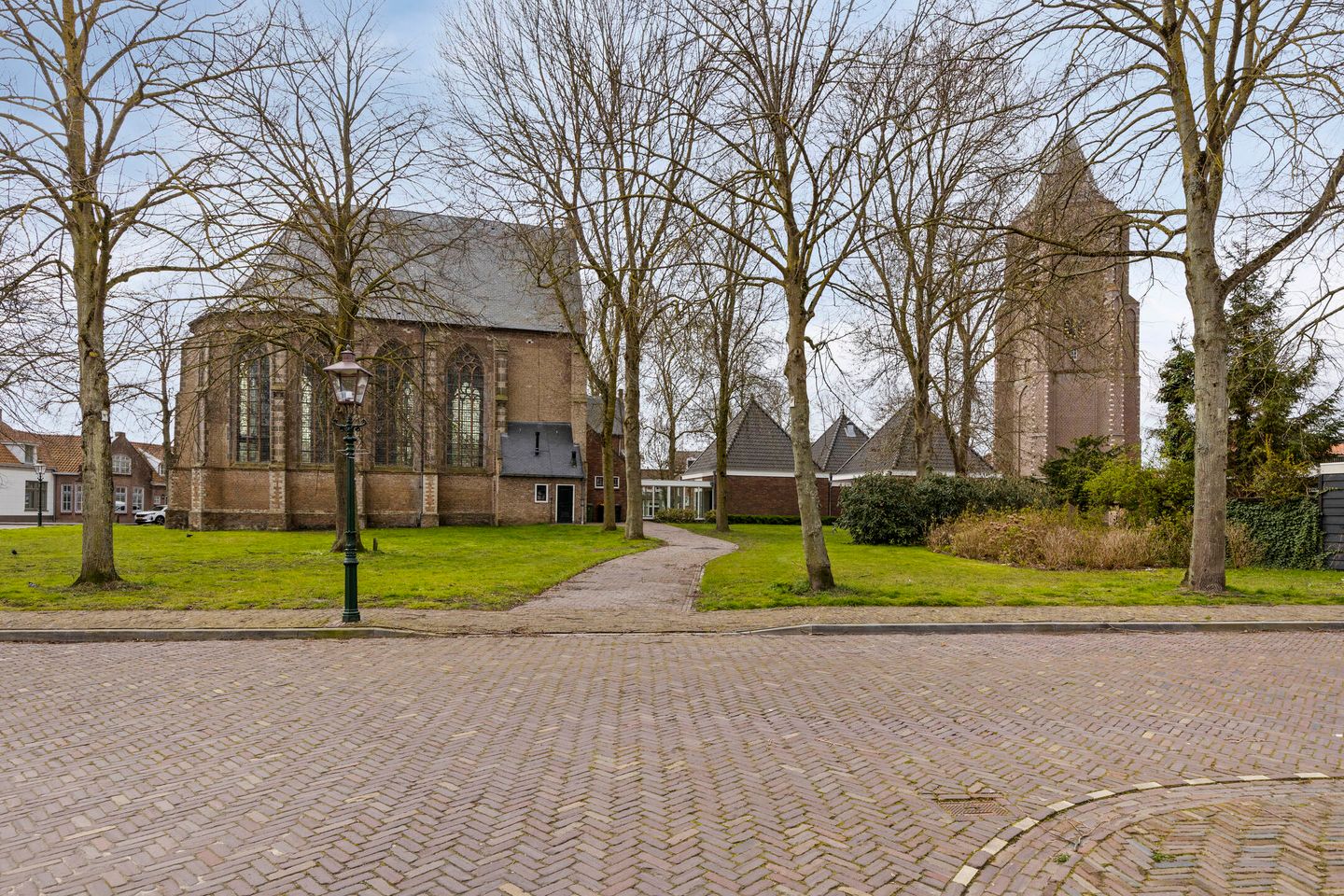 Spacious detached home with independent B&B in Nieuwerkerk center — 79