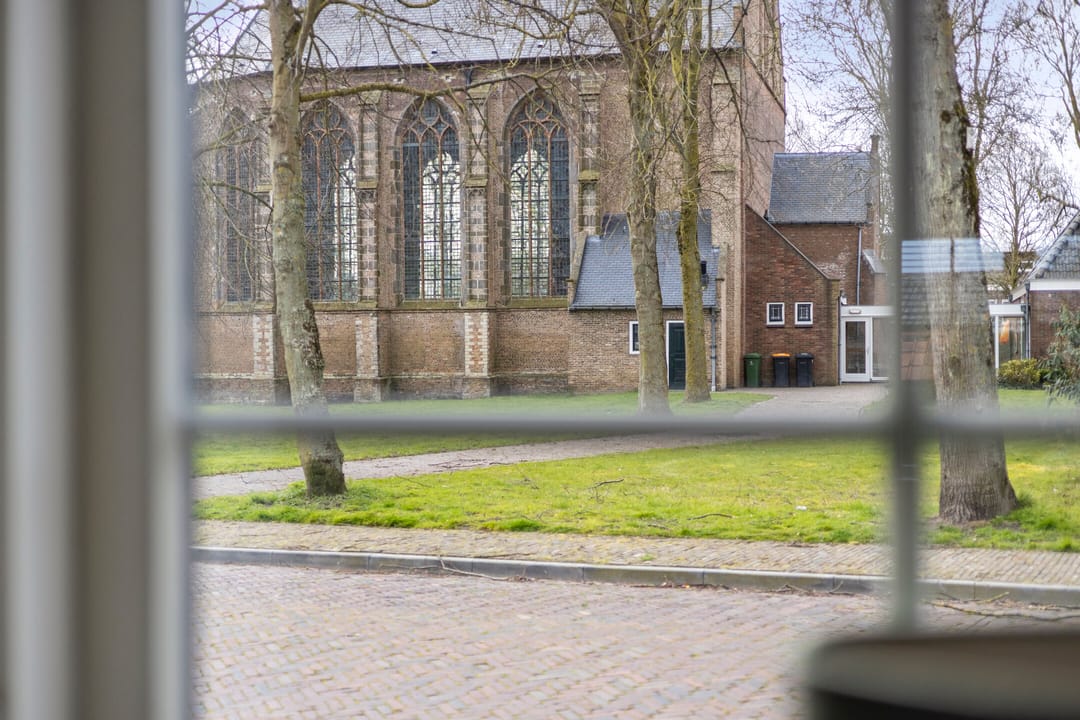 Spacious detached home with independent B&B in Nieuwerkerk center — 46