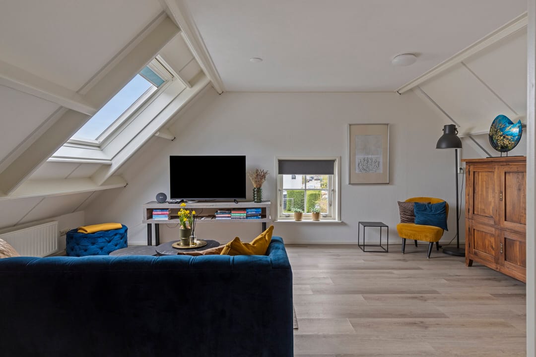 Spacious detached home with independent B&B in Nieuwerkerk center — 52