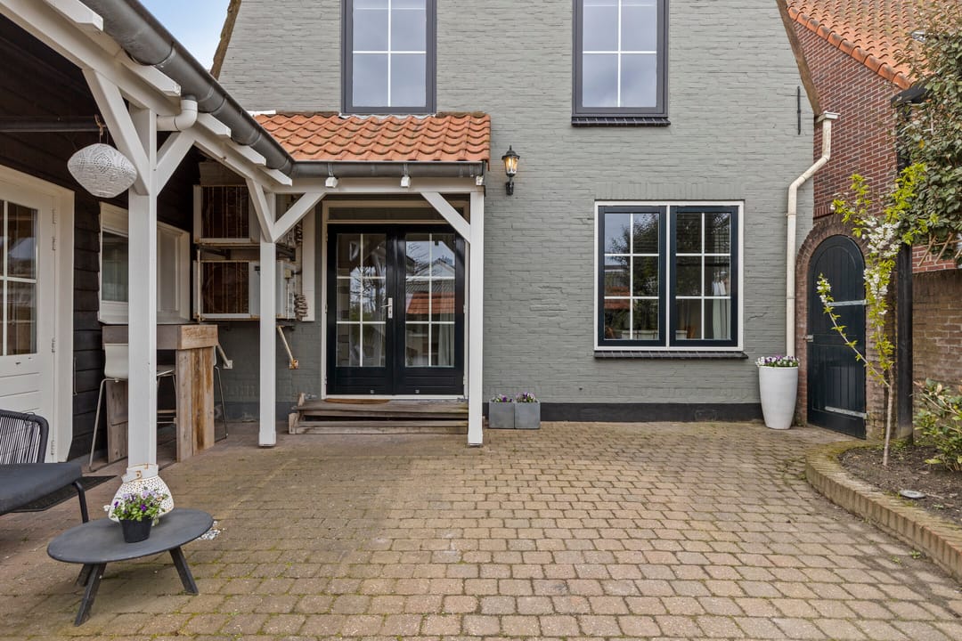 Spacious detached home with independent B&B in Nieuwerkerk center — 76