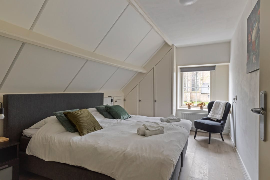 Spacious detached home with independent B&B in Nieuwerkerk center — 61