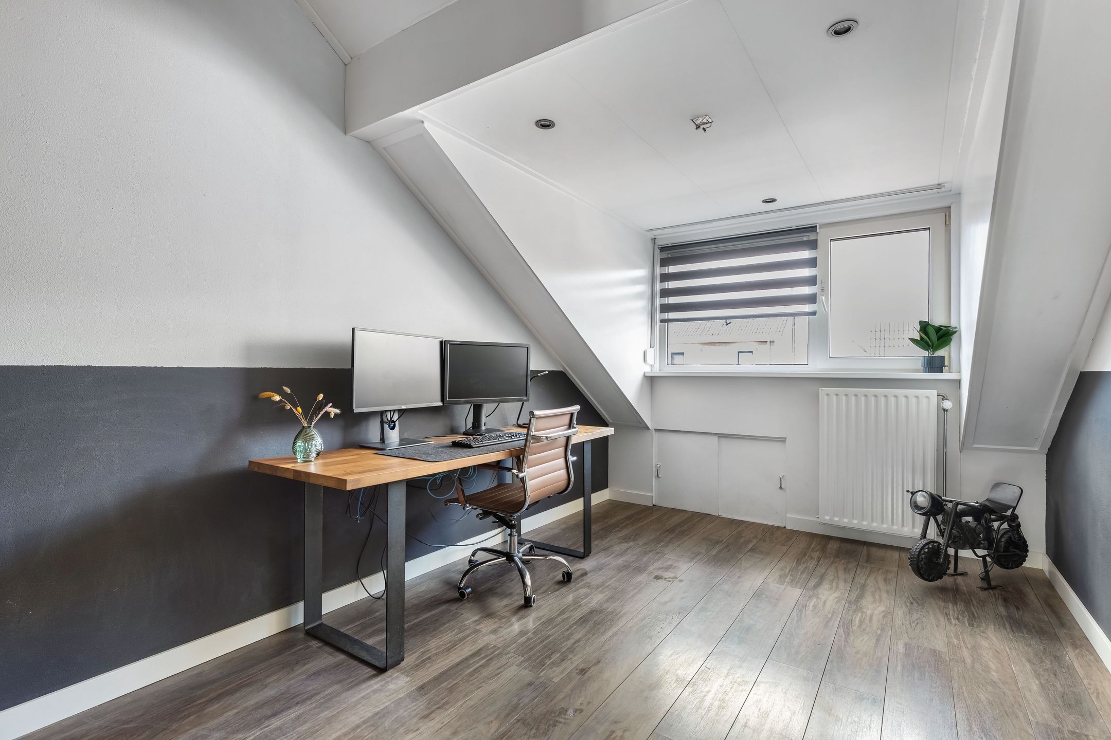 Spacious extended semi-detached home with garage in Heino Zuid — 24