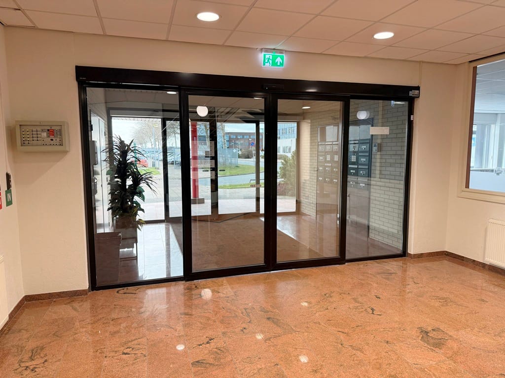 View photo 5 of Luchthavenweg 6-P