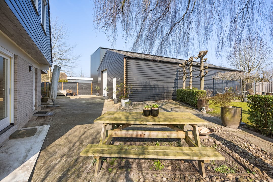 Unique Mixed-Use Property with Spacious Lot Near A-27 — 31