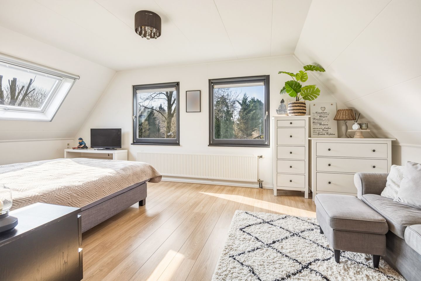 Unique Mixed-Use Property with Spacious Lot Near A-27 — 20