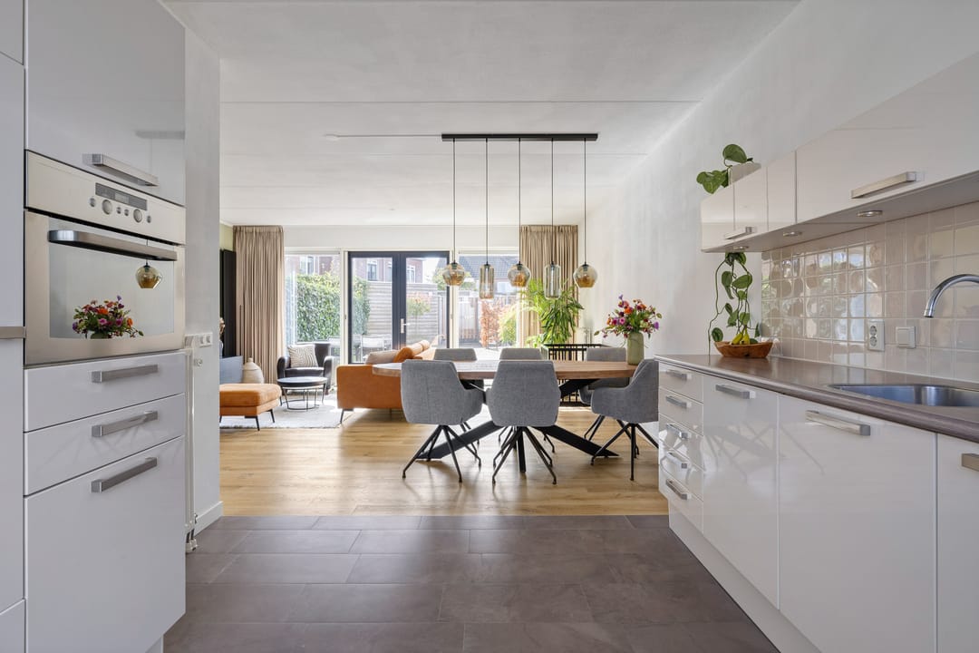 Photo 11 of Bernhardstraat 38