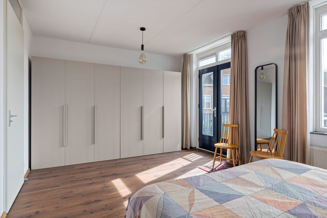 Photo 17 of Bernhardstraat 38