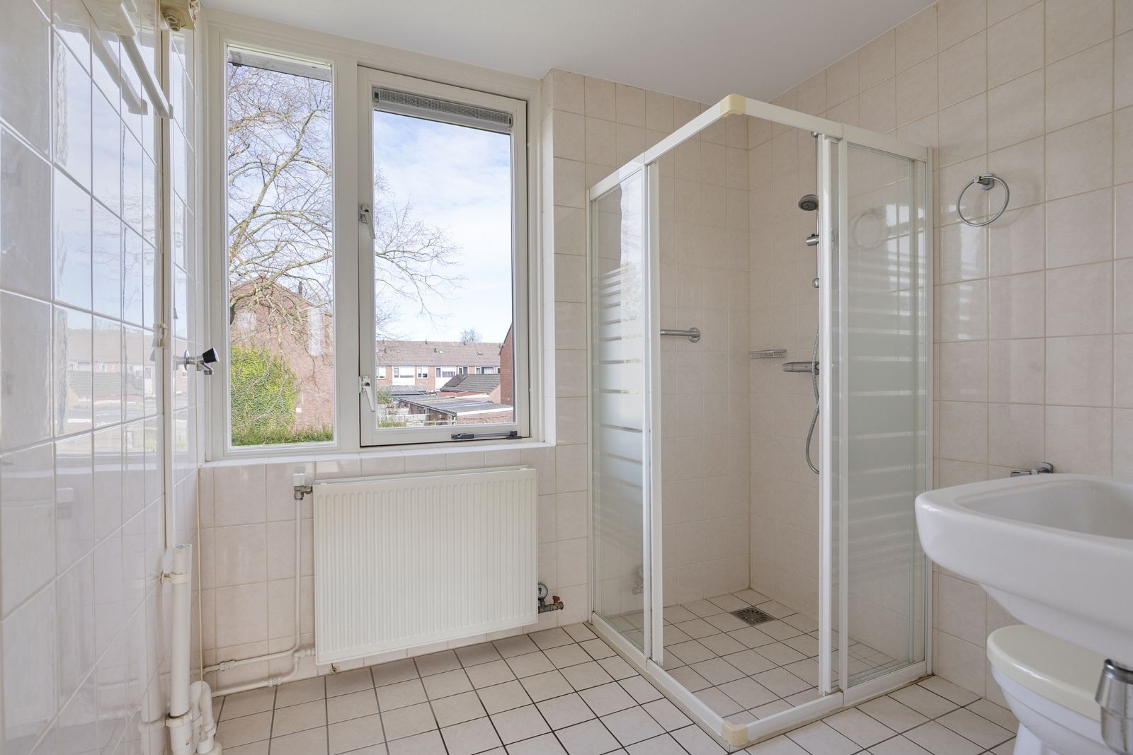 Spacious terraced home with sunny southwest garden in Hank — 18