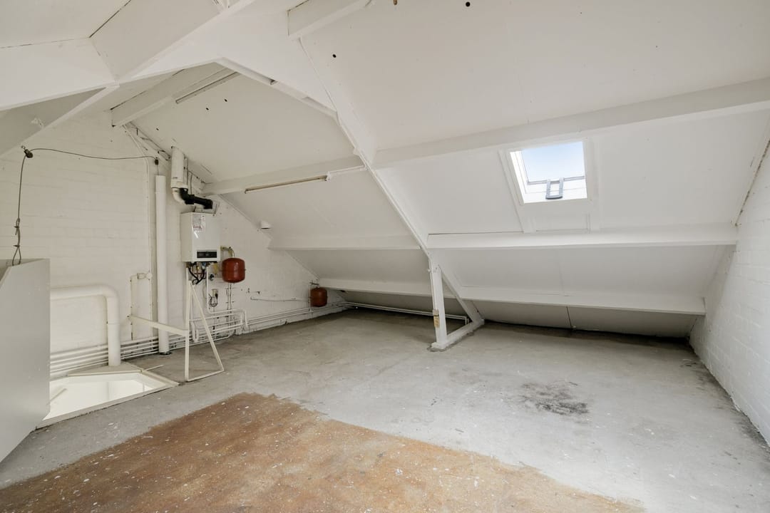 Spacious terraced home with sunny southwest garden in Hank — 22