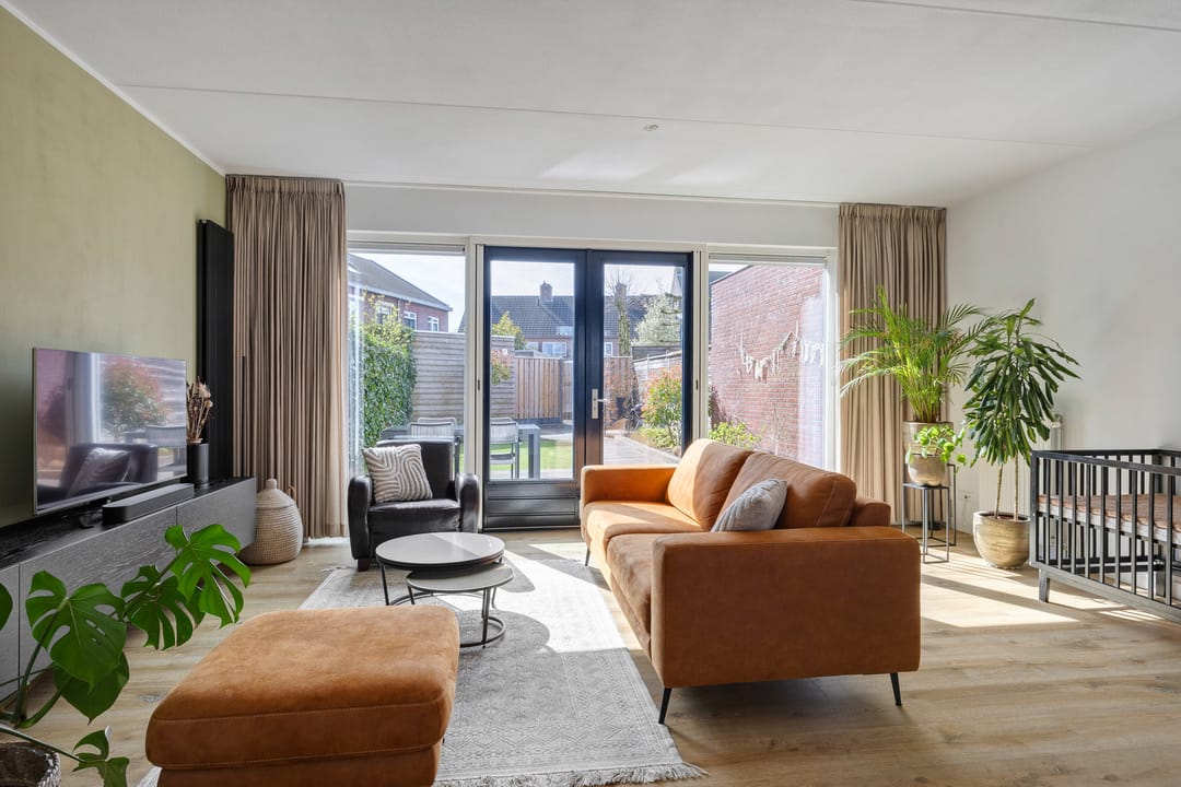 Photo 2 of Bernhardstraat 38