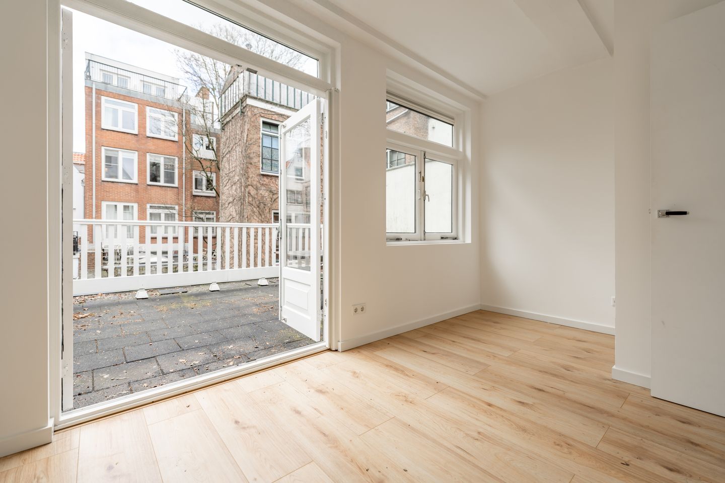 Charming Apartment with Spectacular Roof Terrace in Central Amsterdam — 19
