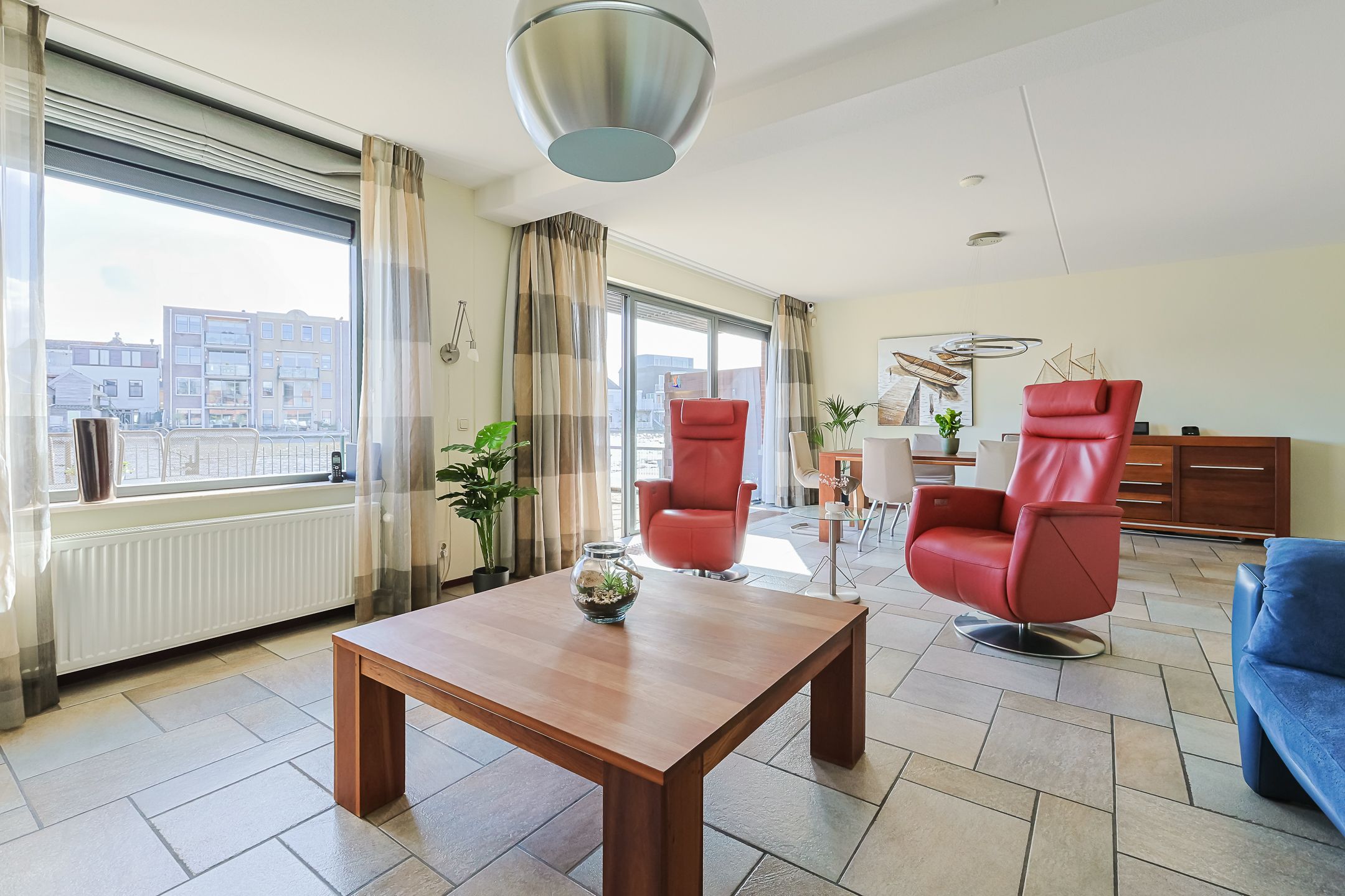 Spacious Five-Bedroom Family Home with River Views and Rooftop Terrace in Alphen aan den Rijn — 12