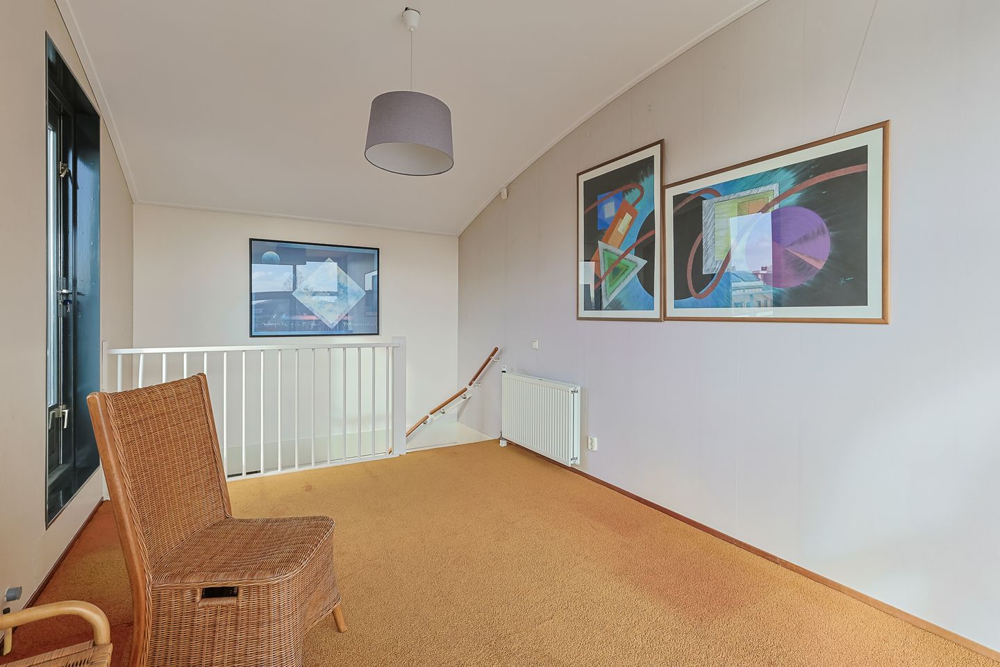 Spacious Five-Bedroom Family Home with River Views and Rooftop Terrace in Alphen aan den Rijn — 44