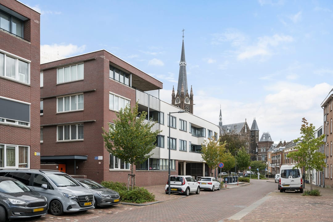 Foto 2 van Emmaplein 17