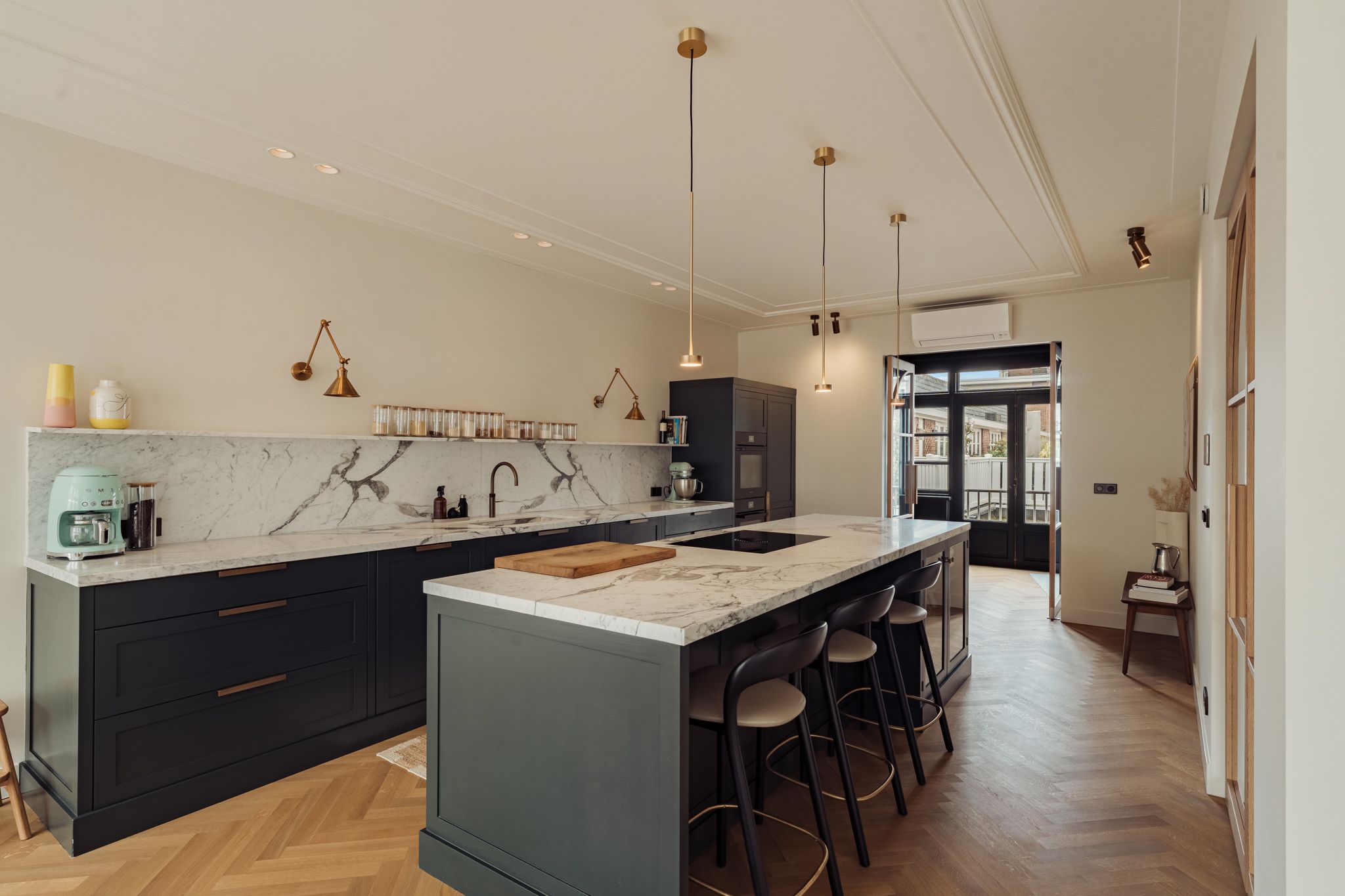 Luxurious Double Upper House in Desirable Amsterdam Zuid Location — 12