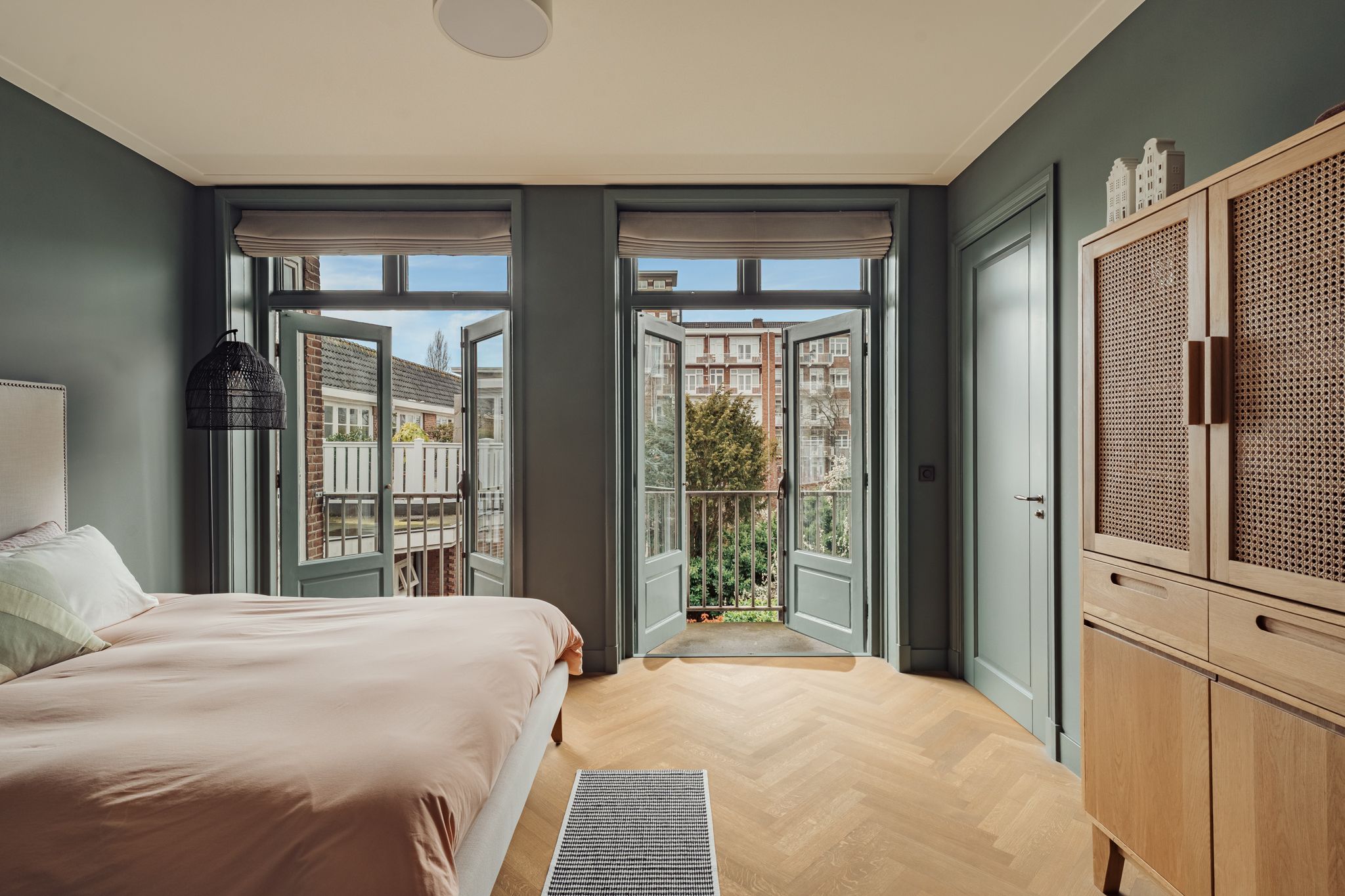 Luxurious Double Upper House in Desirable Amsterdam Zuid Location — 21