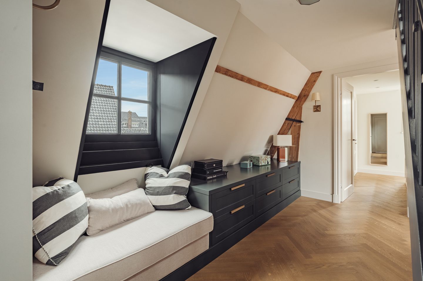 Luxurious Double Upper House in Desirable Amsterdam Zuid Location — 33