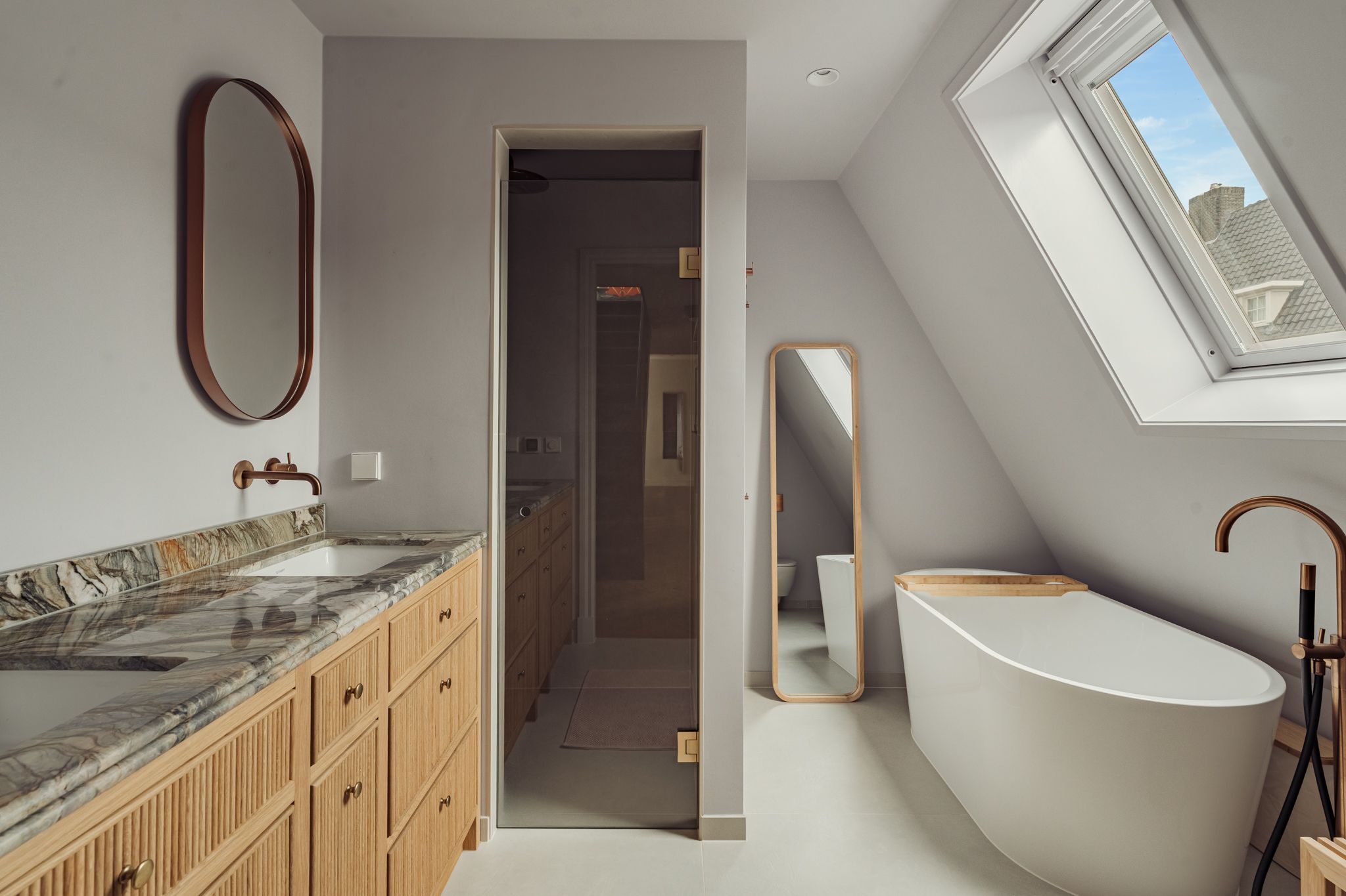 Luxurious Double Upper House in Desirable Amsterdam Zuid Location — 34