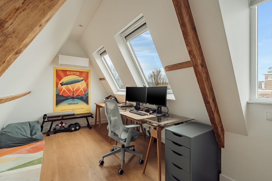 Luxurious Double Upper House in Desirable Amsterdam Zuid Location — 43