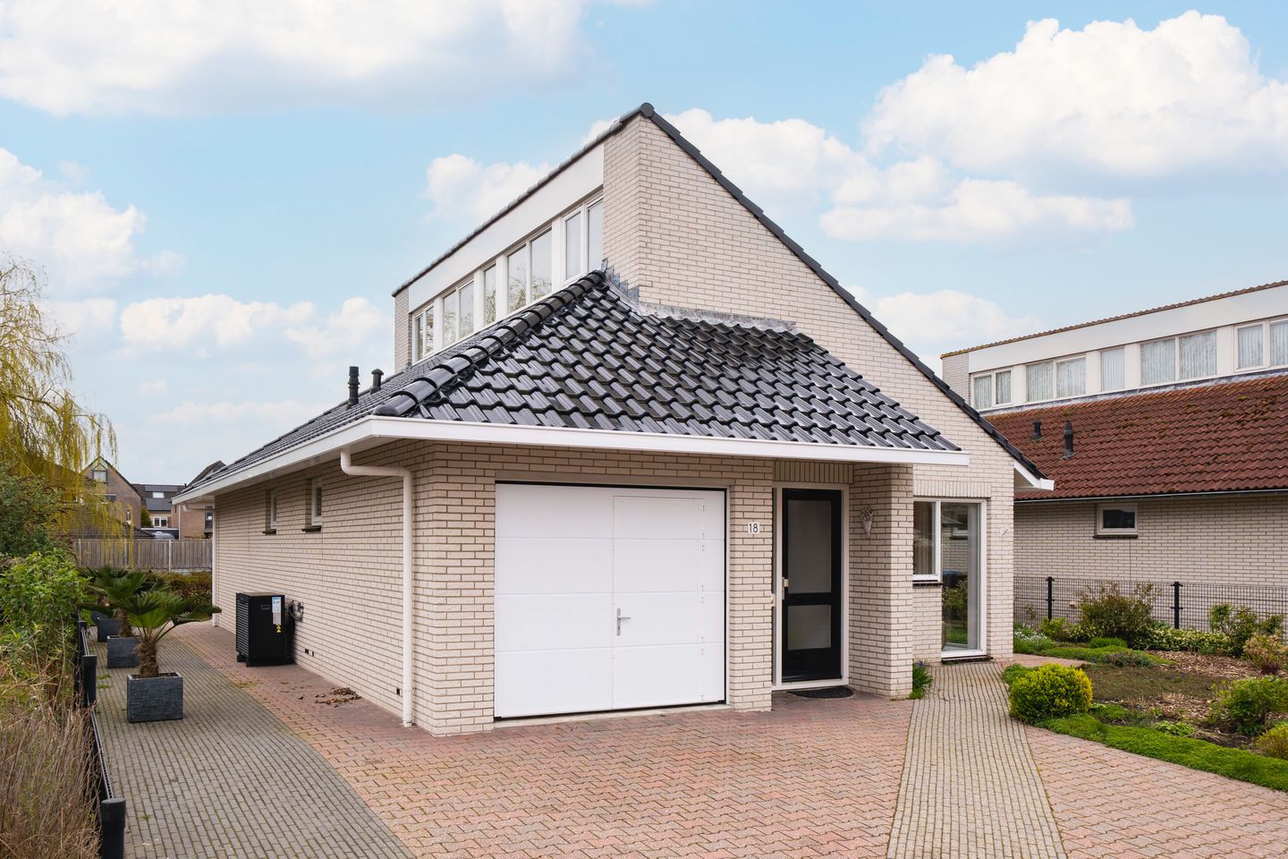 Photo 1 of Boterbloemweide 18