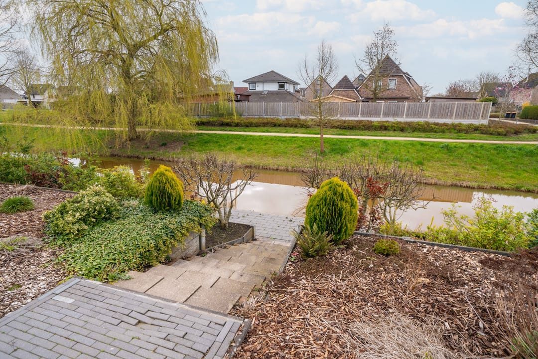 Waterfront Detached Home with A++ Energy Label in Swifterbant — 30