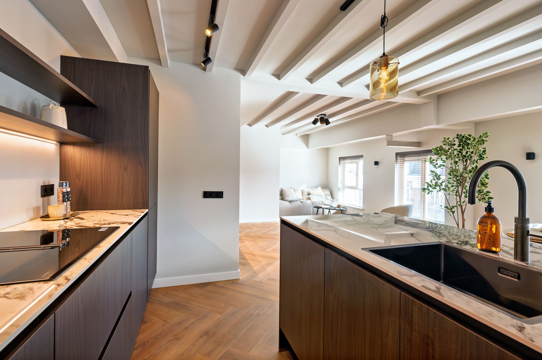 Foto 12 van Witte de Withstraat 143-4