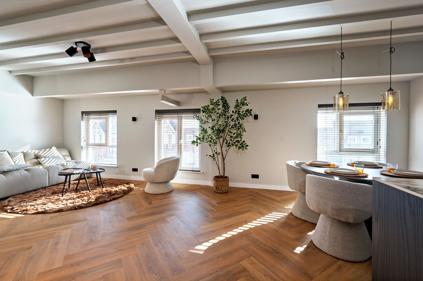 Foto 14 van Witte de Withstraat 143-4