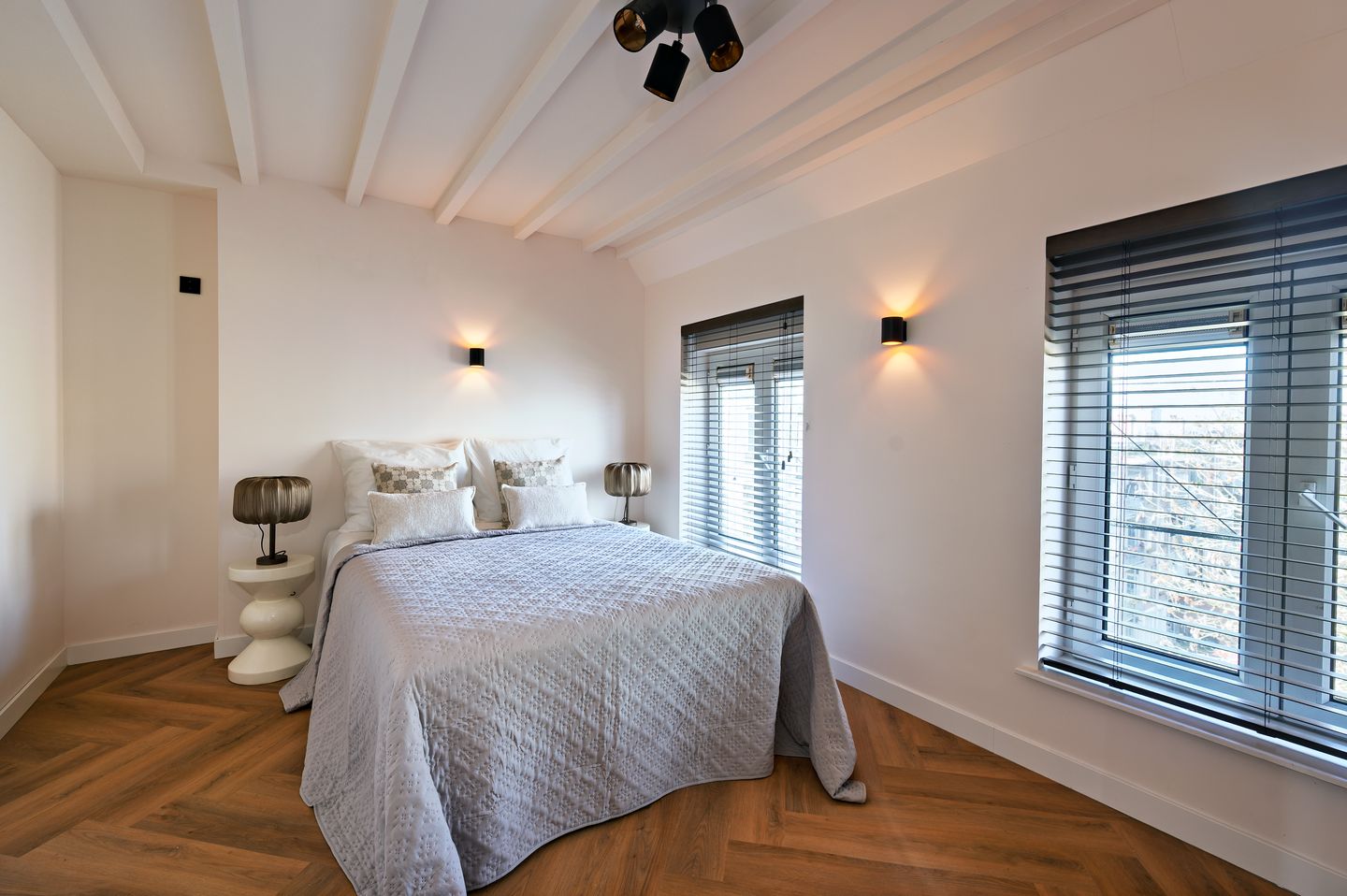 Foto 25 van Witte de Withstraat 143-4