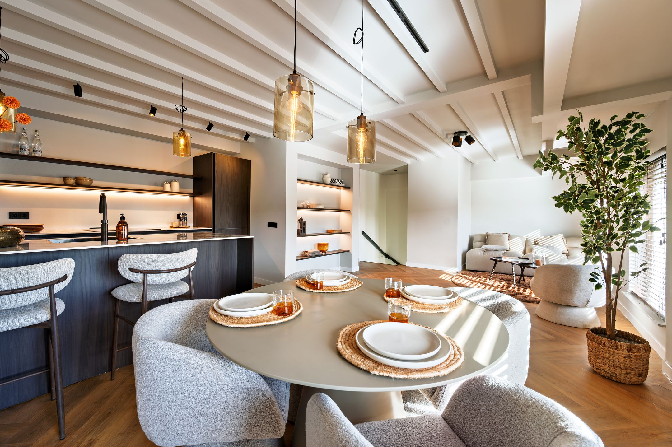 Foto 15 van Witte de Withstraat 143-4