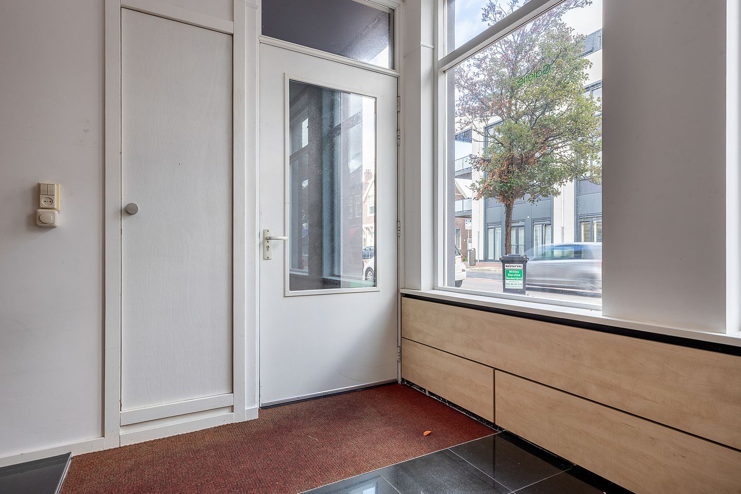 View photo 2 of Zeestraat 40