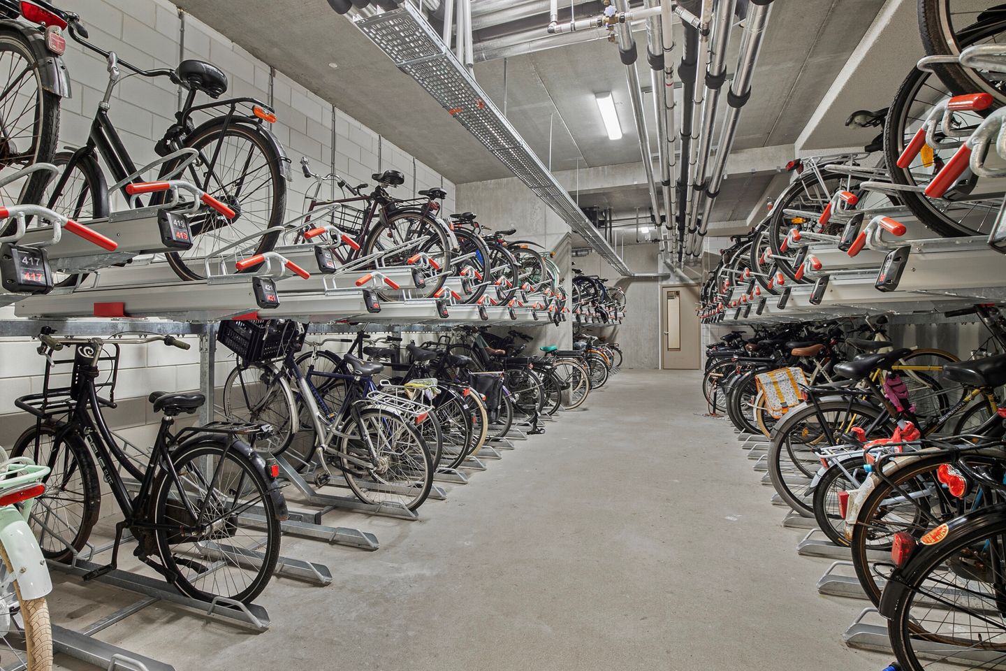 Foto 44 van Perzikweg 146