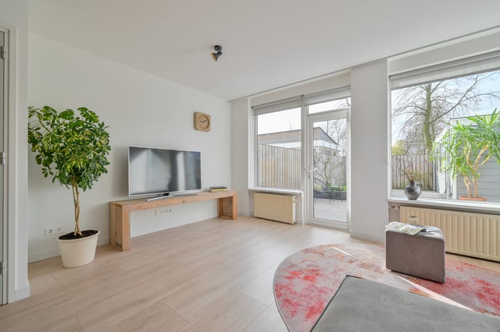 Photo 3 of Wethouder van Damlaan 100-A