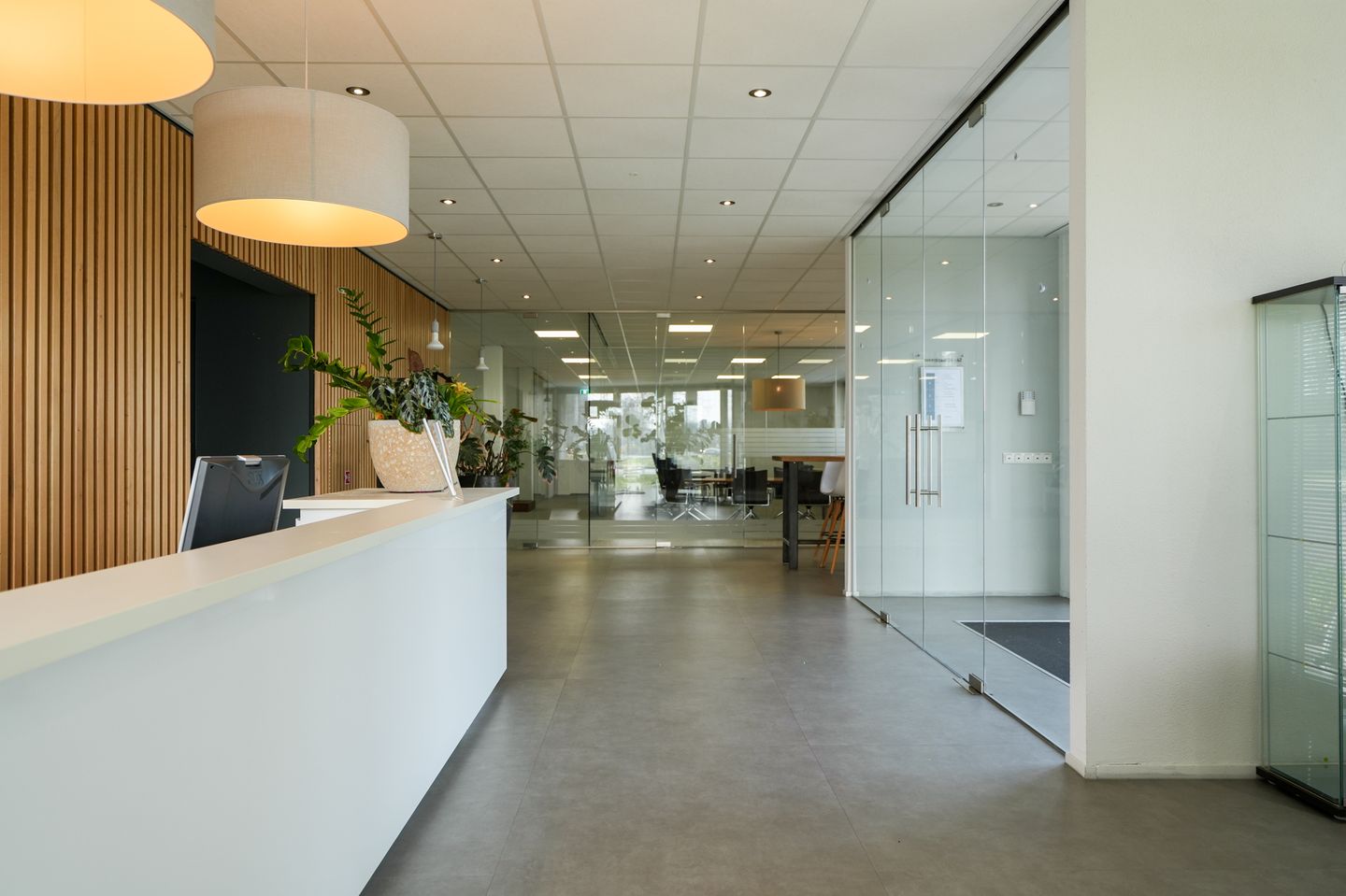 View photo 2 of Rossinistraat 36