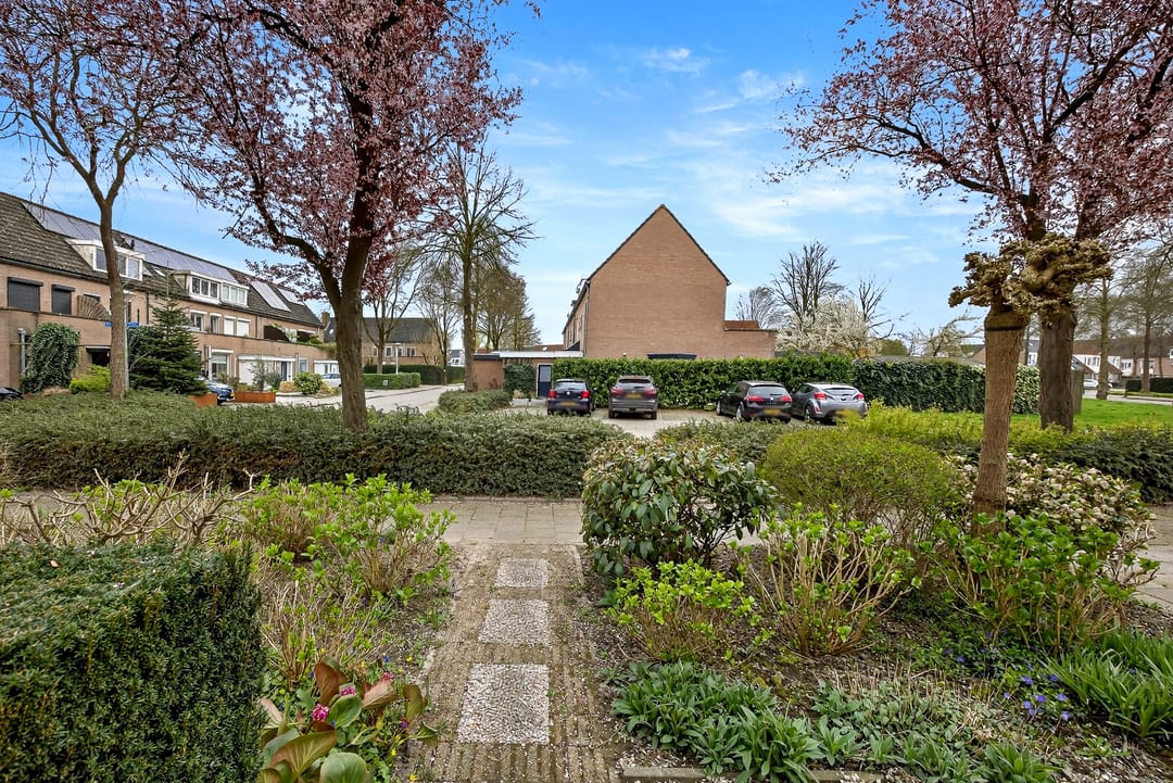 Photo 41 of Slinger 38