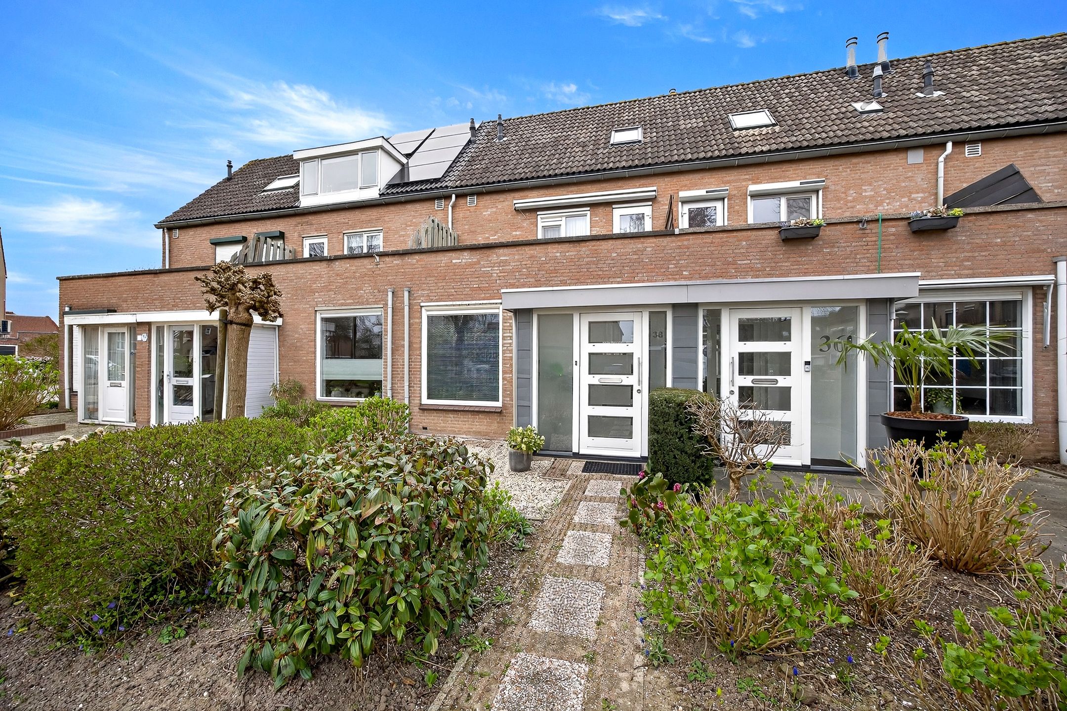 Photo 39 of Slinger 38