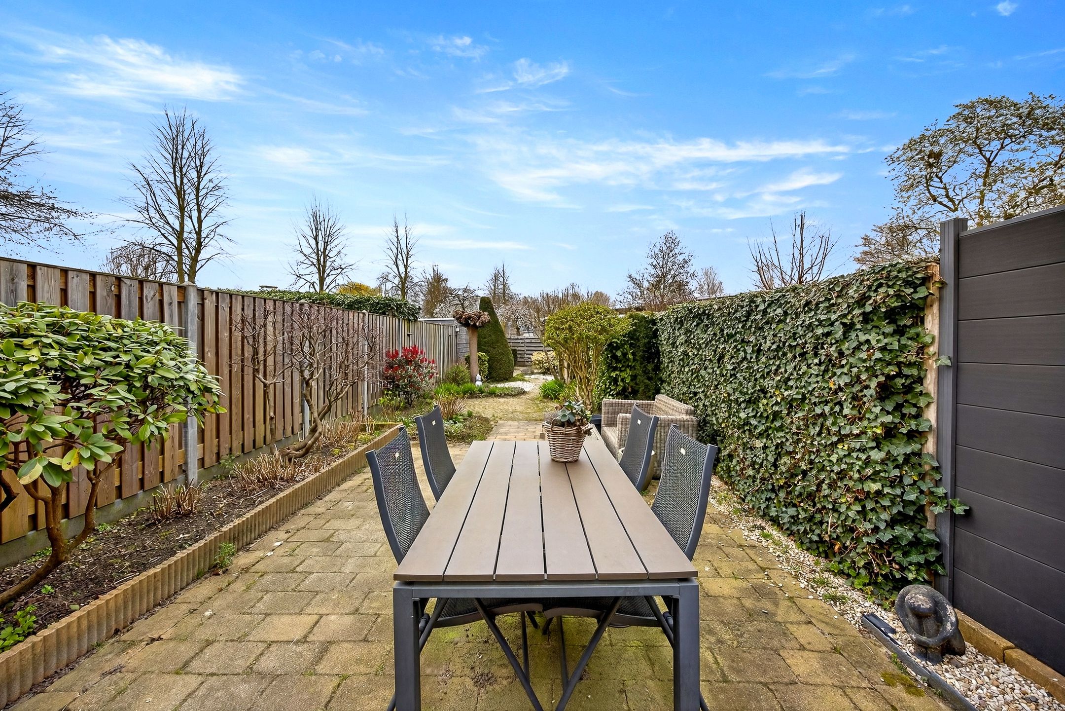 Photo 36 of Slinger 38