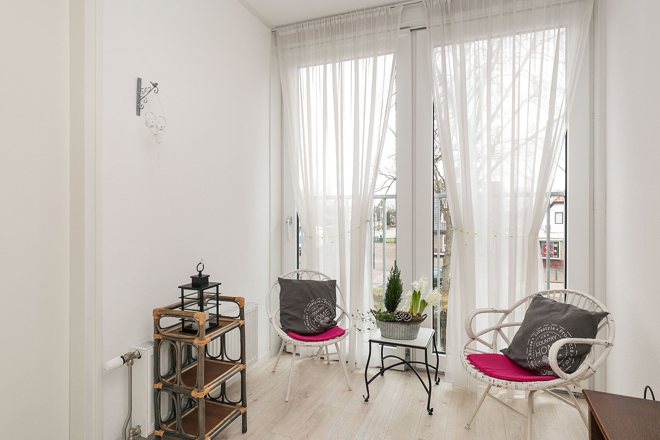 Spacious Penthouse Apartment with Rooftop Terrace and Lift in Jubbega — 17