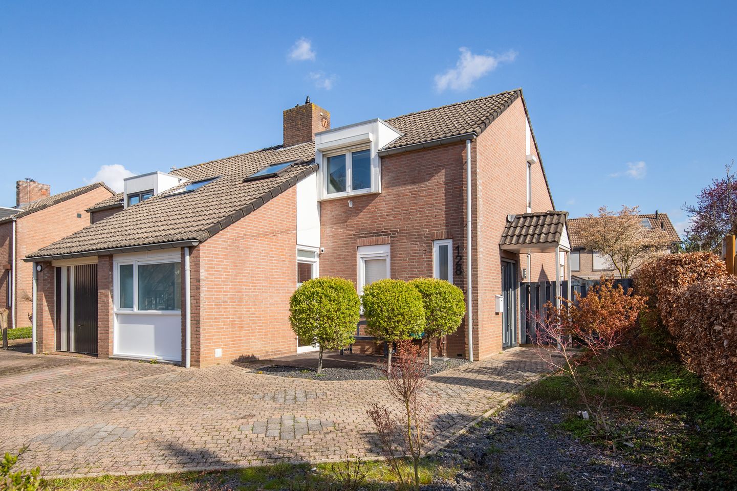 Foto 25 van Koempel 128